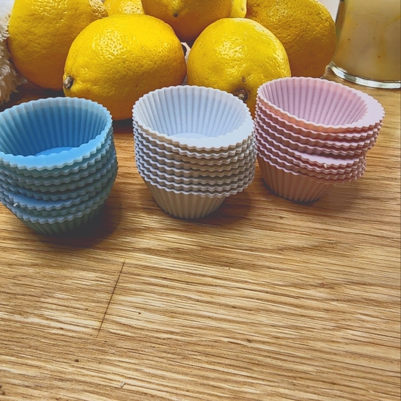 Brand new with tags silicone mini muffin liners- blue-pink-grey - Picture 3 of 6